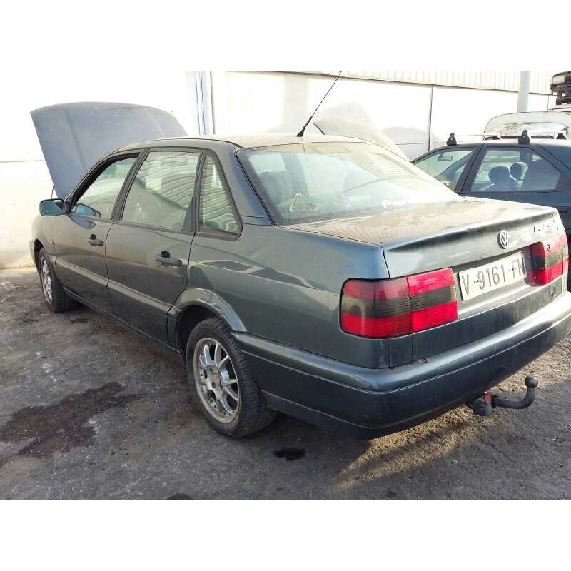 VOLKSWAGEN PASSAT BERLINA (3A2)