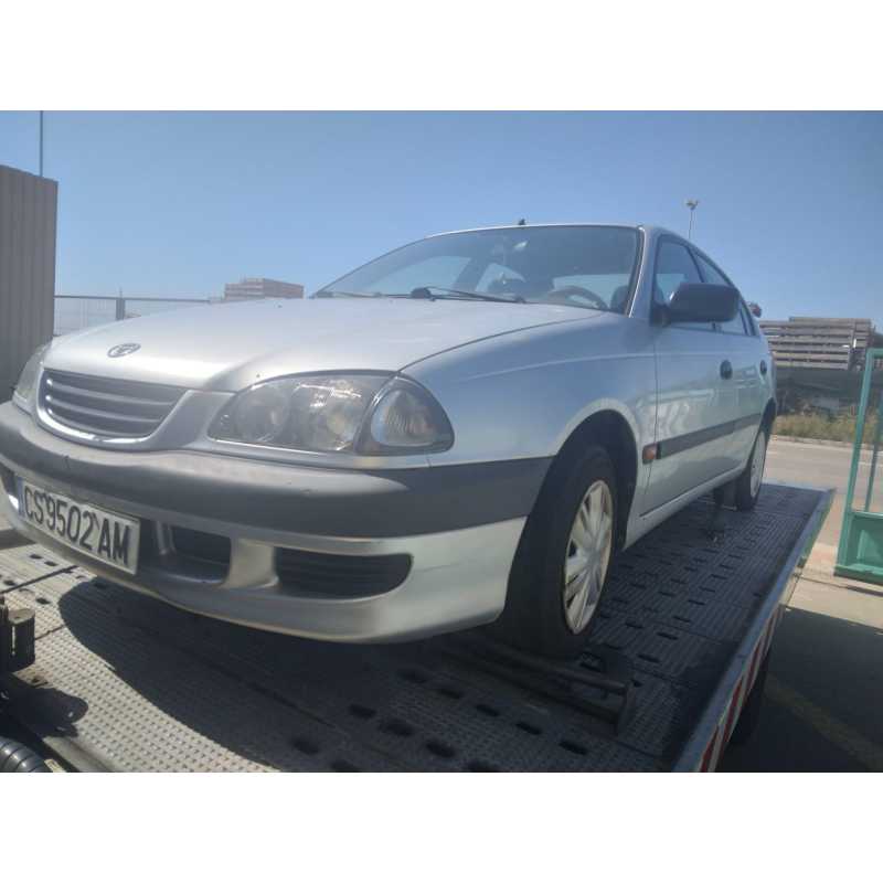 TOYOTA AVENSIS BERLINA (T 22)