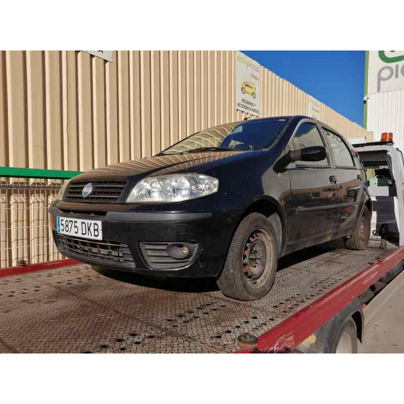 FIAT PUNTO BERLINA (188)