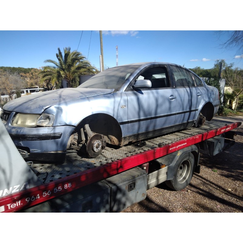 VOLKSWAGEN PASSAT BERLINA (3B2)