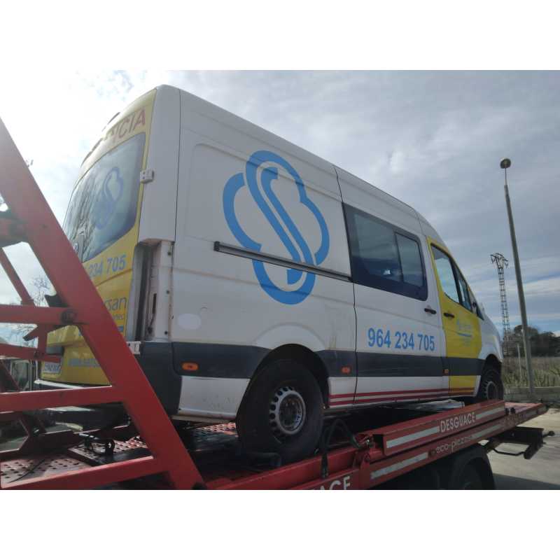 VOLKSWAGEN CRAFTER COMBI (2E)
