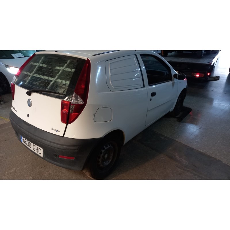 FIAT PUNTO BERLINA (188)