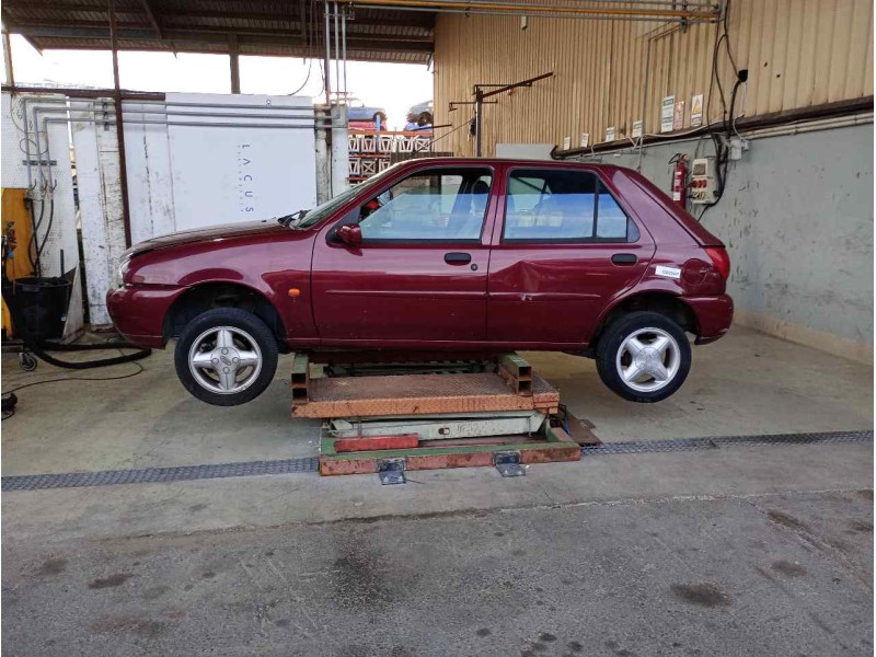 ford fiesta berlina (dx) del año 1999
