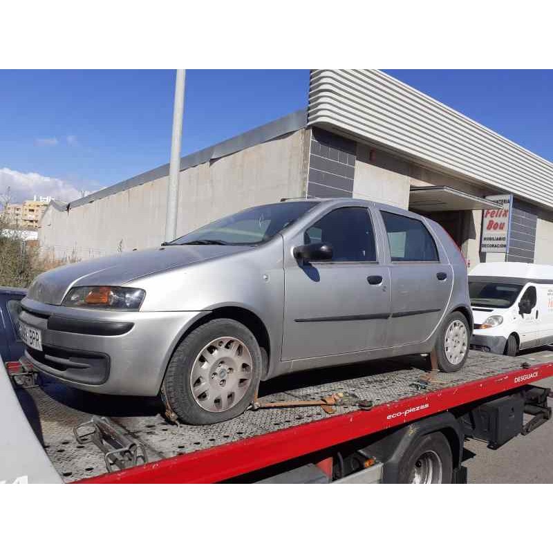 FIAT PUNTO BERLINA (188)
