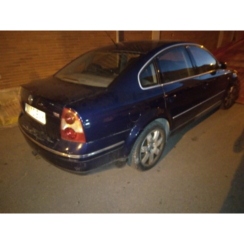 VOLKSWAGEN PASSAT BERLINA (3B3)