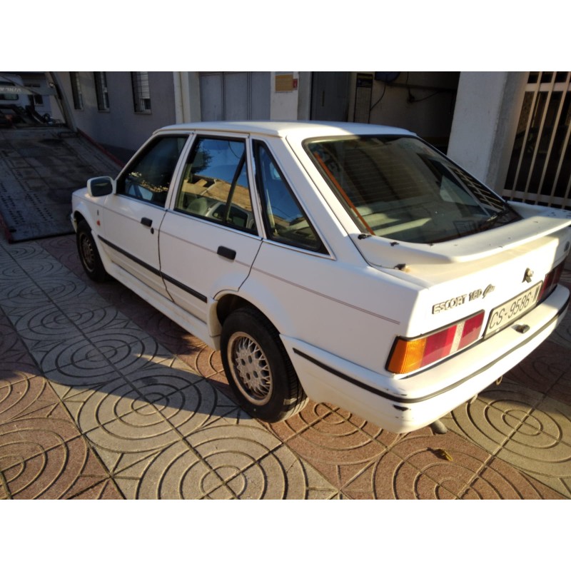 FORD ESCORT BERLINA