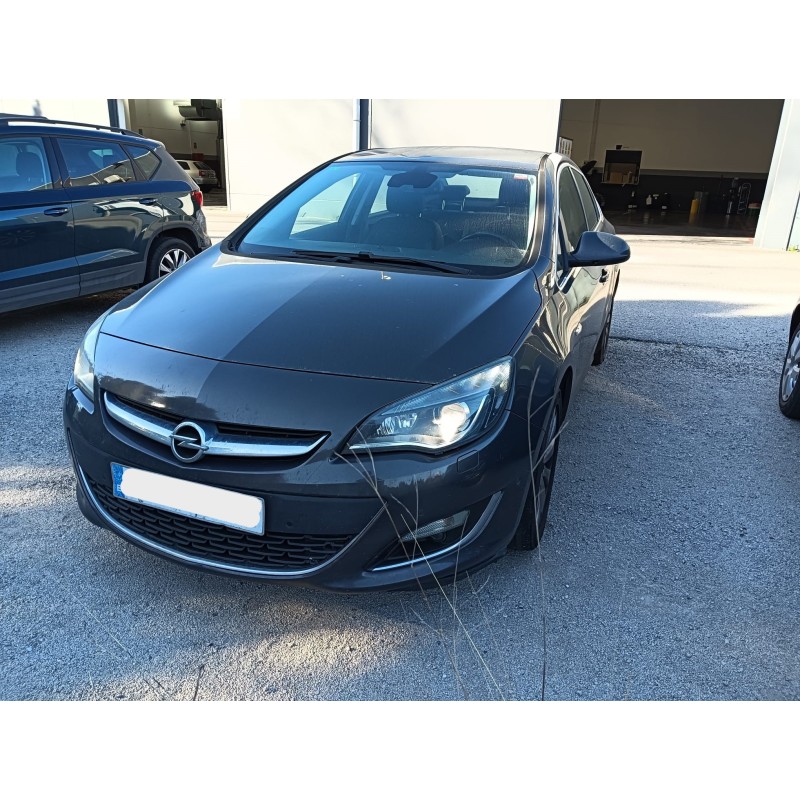 OPEL ASTRA J SEDÁN