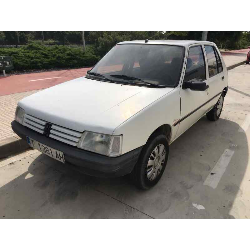PEUGEOT 205 BERLINA