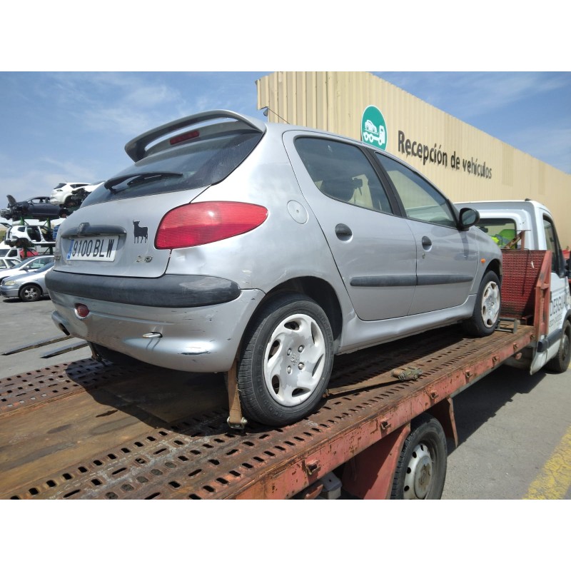 PEUGEOT 206 BERLINA