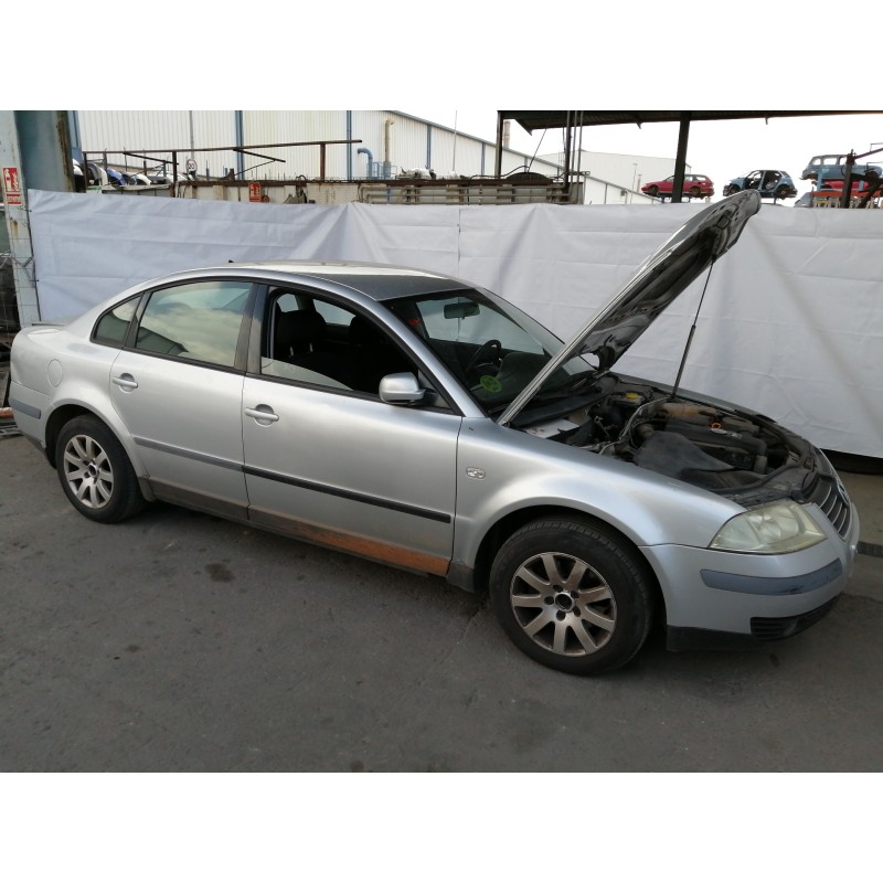 VOLKSWAGEN PASSAT BERLINA (3B3)