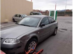 VOLKSWAGEN PASSAT BERLINA (3B3)