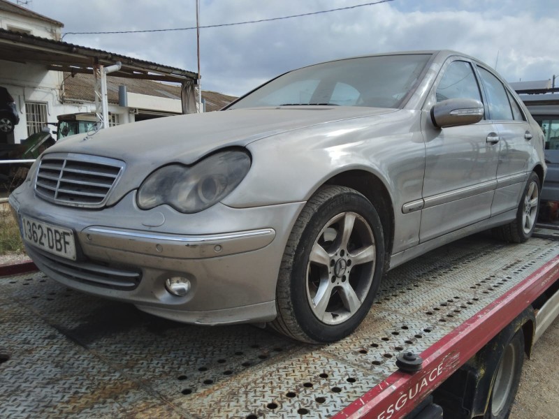 mercedes clase c (w203) berlina del año 2004