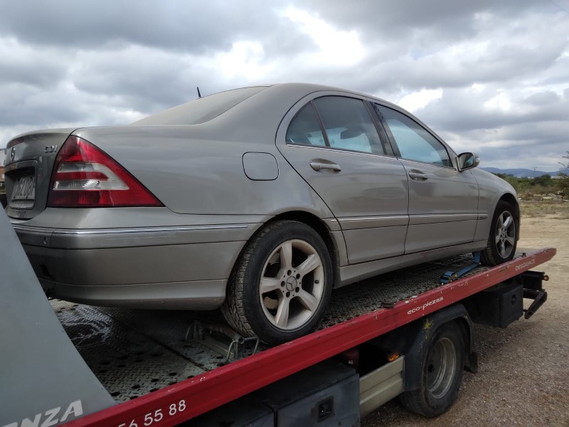 mercedes clase c (w203) berlina del año 2004