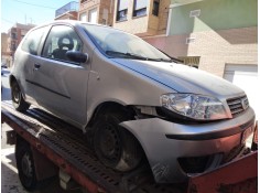 FIAT PUNTO BERLINA (188)
