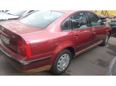 VOLKSWAGEN PASSAT BERLINA (3B2)