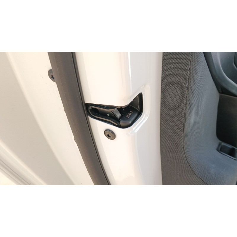 Recambio de cerradura puerta trasera izquierda para jaguar xe (x760) 2.0 d referencia OEM IAM T4A10224  