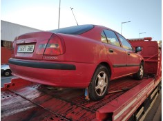 mitsubishi carisma berlina 4 (da0) del año 2001
