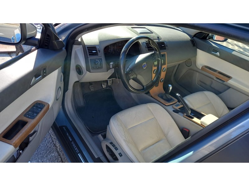 volvo v50 familiar del año 2010