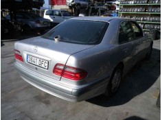 MERCEDES-BENZ CLASE E (W210) BERLINA