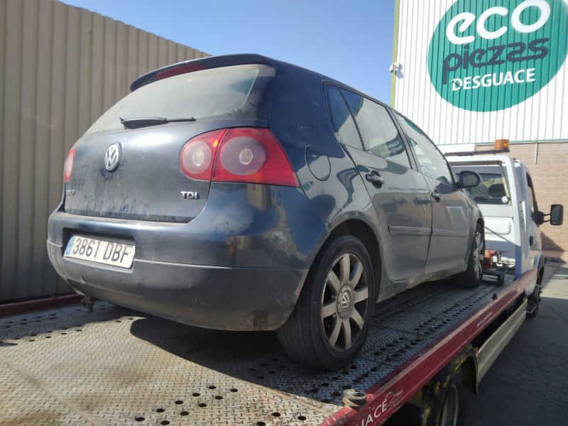 volkswagen golf v berlina (1k1) del año 2004