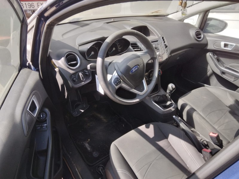 ford fiesta (ccn) del año 2013