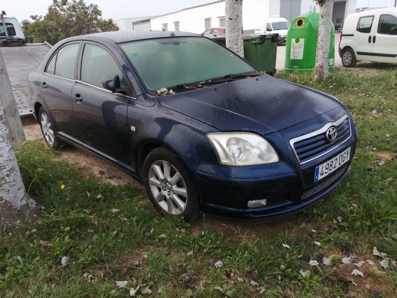 toyota avensis berlina (t25) del año 2005