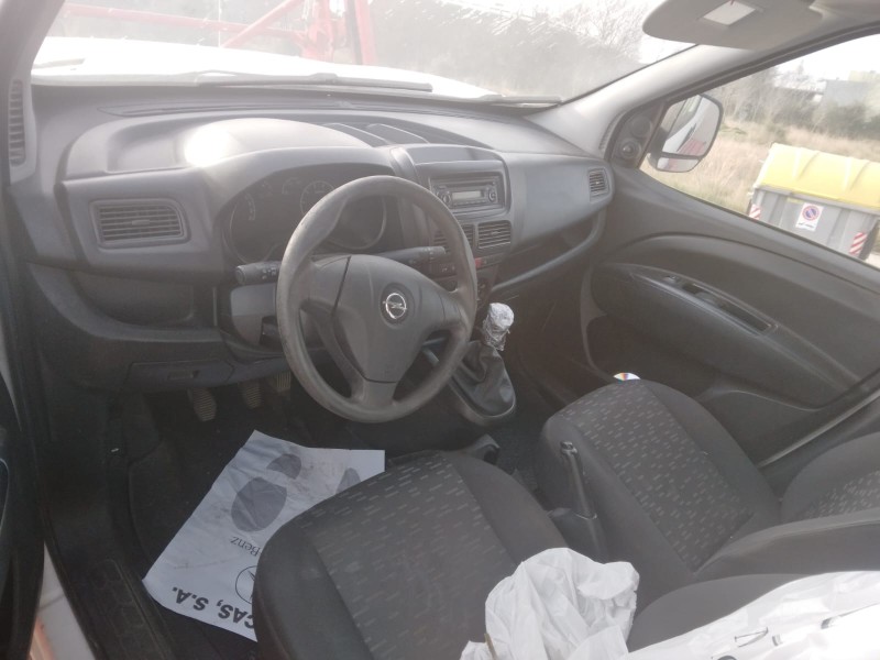 opel combo d del año 2012