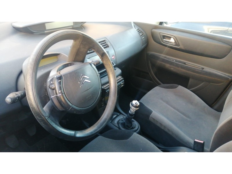 citroen c4 berlina del año 2005