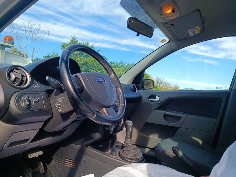 ford fiesta (cbk) del año 2005