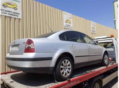 VOLKSWAGEN PASSAT BERLINA (3B3)