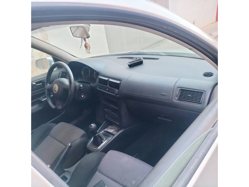 volkswagen golf iv berlina (1j1) del año 2002