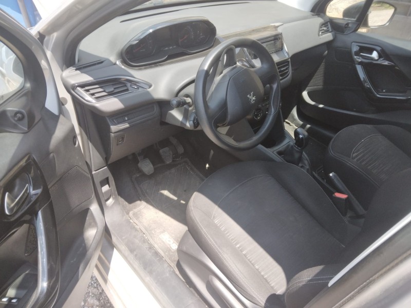 peugeot 208 del año 2014