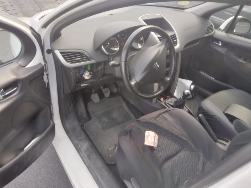 peugeot 207 del año 2006