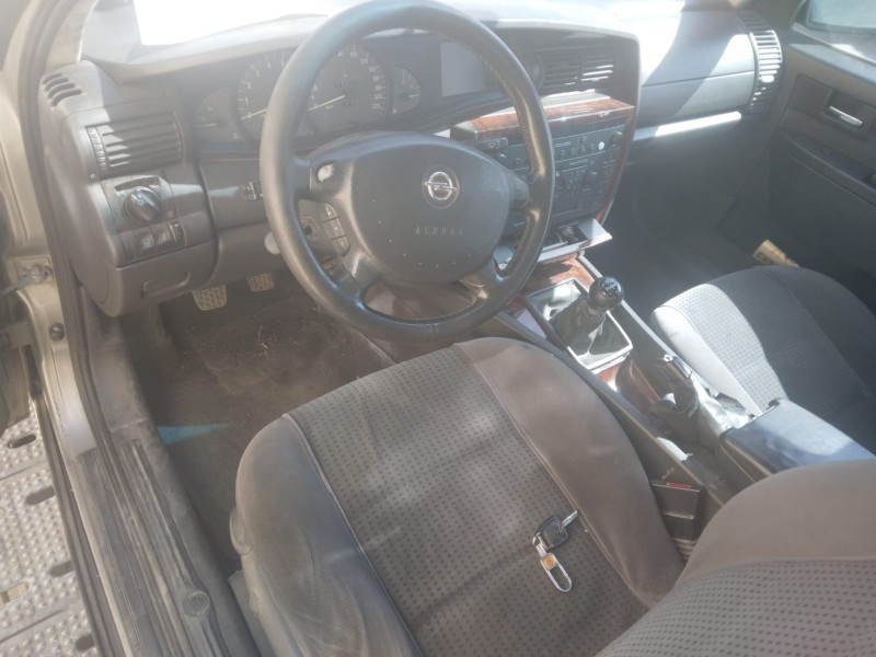 opel omega b del año 2001