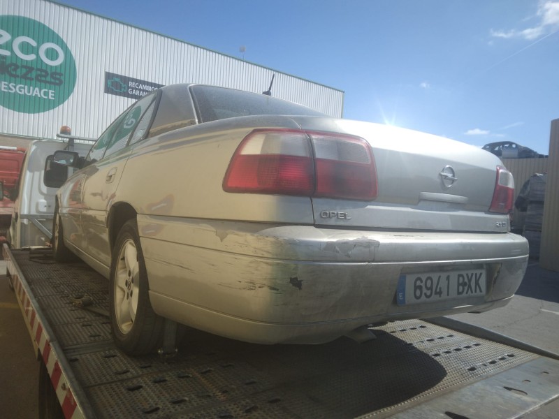 opel omega b del año 2001