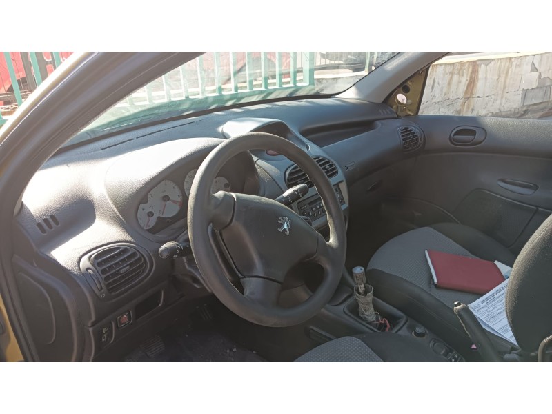peugeot 206 berlina del año 2005