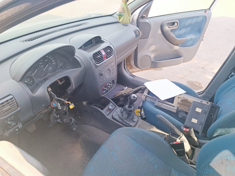 opel corsa c del año 2002