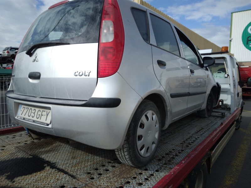 mitsubishi colt berlina 5 (z30a) del año 2008