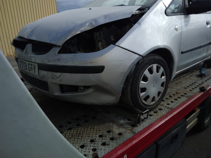 mitsubishi colt berlina 5 (z30a) del año 2008