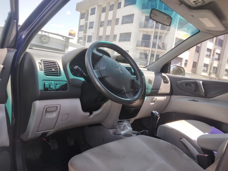 mitsubishi space star (dg0) del año 2002