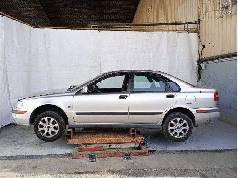 volvo s40 berlina del año 2002