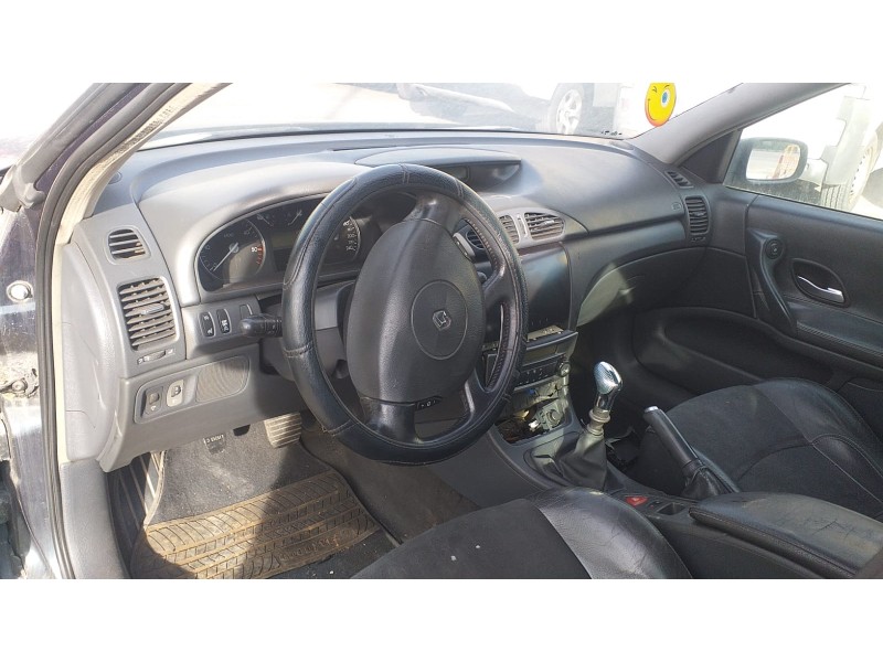 renault laguna ii (bg0) del año 2004