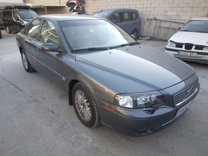volvo s80 berlina del año 2004