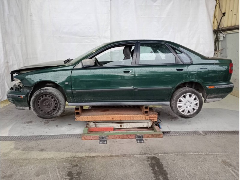 volvo s40 berlina del año 1998