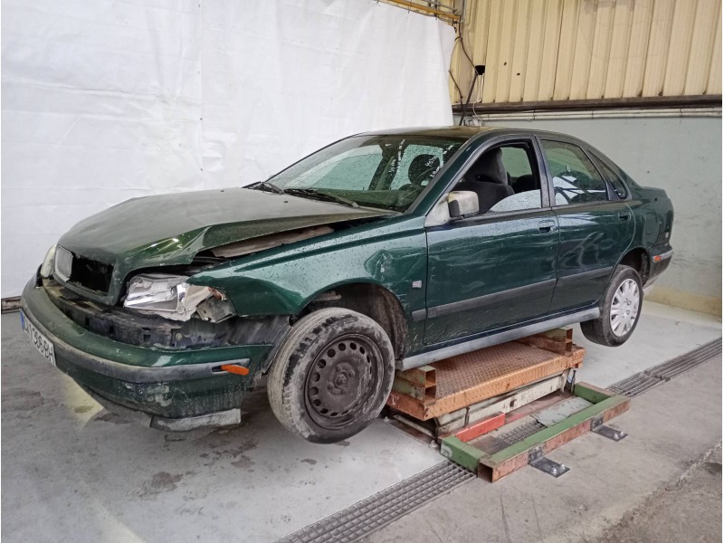 volvo s40 berlina del año 1998