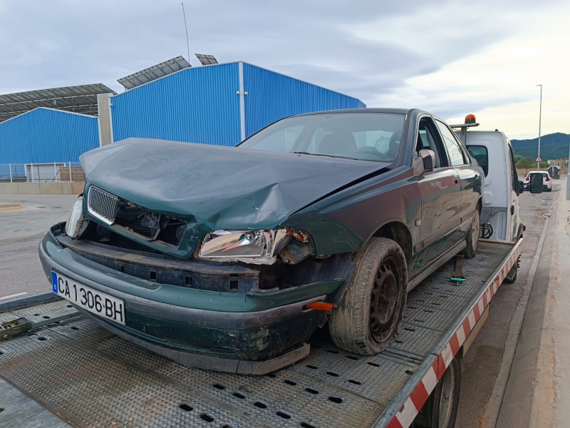 volvo s40 berlina del año 1998