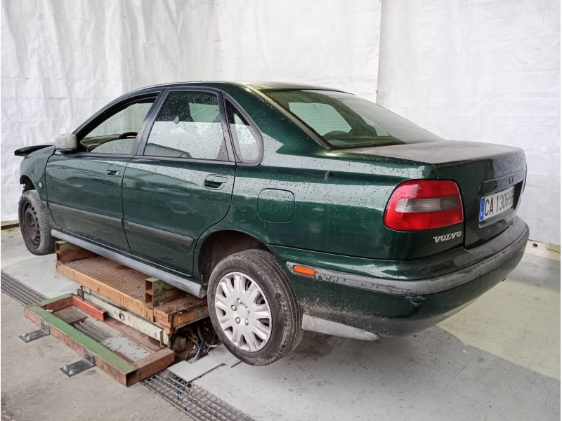 volvo s40 berlina del año 1998