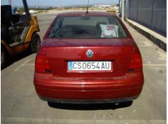 VOLKSWAGEN BORA BERLINA (1J2)