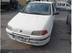 FIAT PUNTO BERLINA (176)