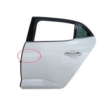 PUERTA TRASERA IZQUIERDA 821011161R 
